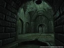 Captura de tela de um interior de masmorra de pedra escura, com câmara abobadada e arcos, no estilo de um videogame de exploração de calabouços.
